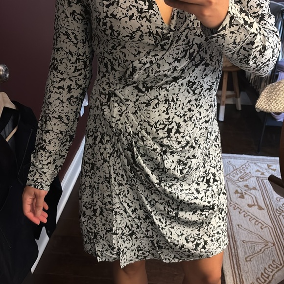 🩵🖤NWT CLUB MONACO Side Drape Mini Floral Dress - Picture 2 of 6